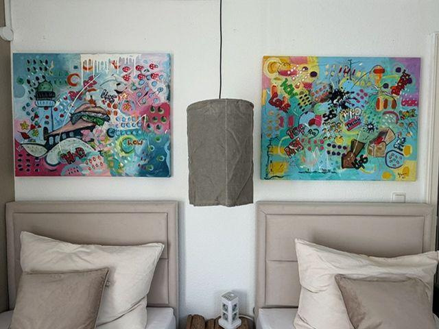 Schlafzimmer mit mit zwei Einzelbetten