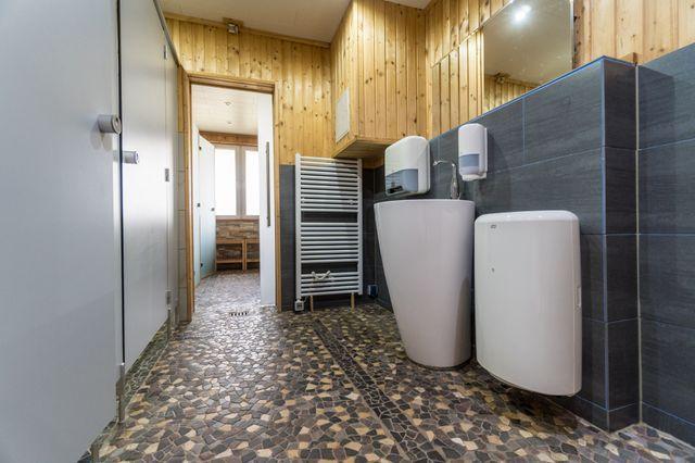 Vorraum bei den Damen