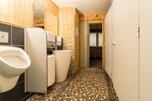 Vorraum bei den Herren