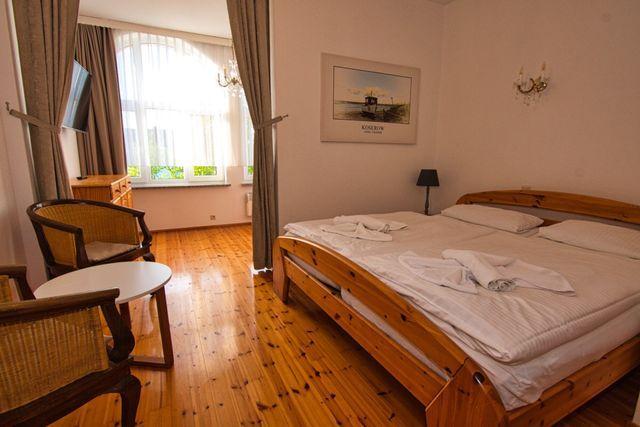Schlafbereich mit Doppelbett