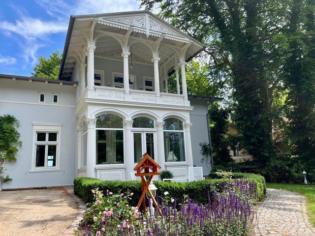 Risalit mit Loggia im OG (Fewo I) und Wintergarten im EG (Fewo III)