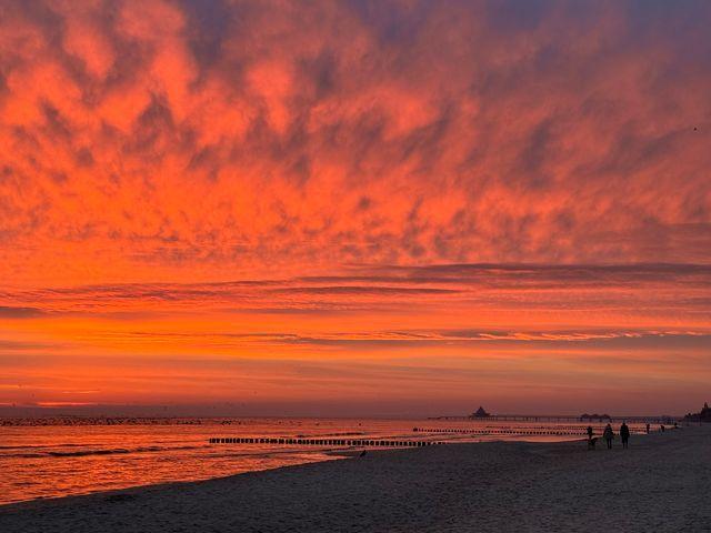 Morgenrot im Herbst