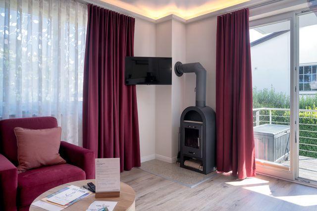 Wohnzimmer mit Kamin