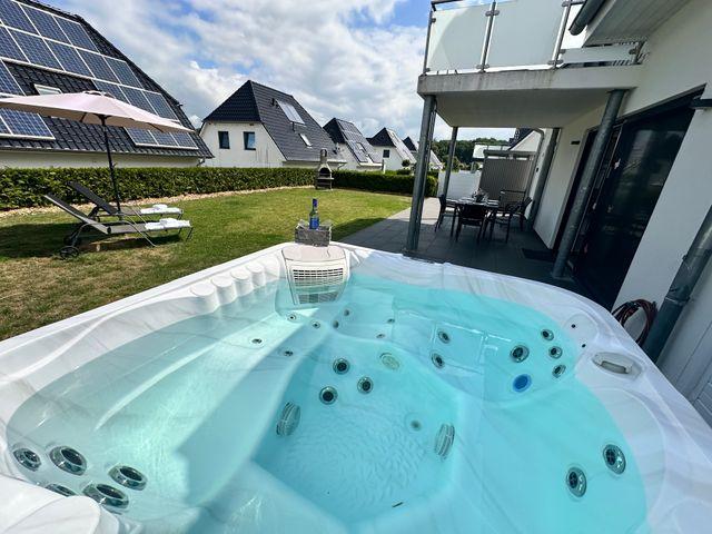 Seevilla Grande Familia mit großem Garten, Terrasse und Whirlpool