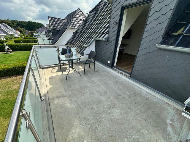 Balkon mit Blick auf den See