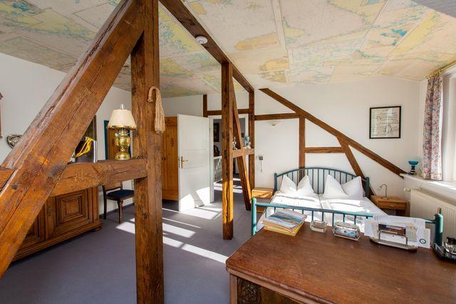 Schlafzimmer 2 Blick zur Tür