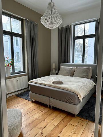 Schlafzimmer mit Doppelbett