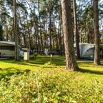 Zwischen den Wohnwagen