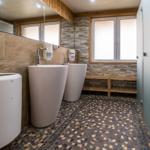 Waschen und Duschen bei den Herren