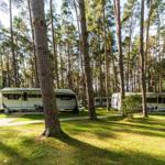 Zwischen den Wohnwagen