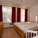 Schlafzimmer mit Doppelbett