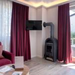 Wohnzimmer mit Kamin