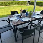 Großer Garten mit Terrasse und Whirlpool