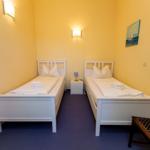 Schlafzimmer 2 frontal mit Einzelbetten