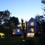 Die Villa in der Dämmerung