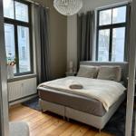 Schlafzimmer mit Doppelbett