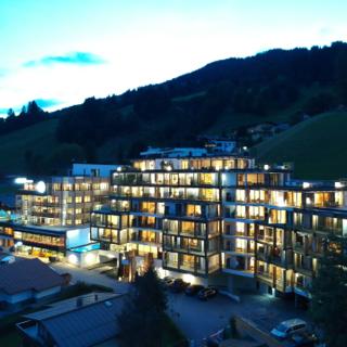 Adler Resort - 2 Raum Standard Appartement - Saalbach Hinterglemm