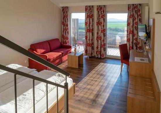 334704