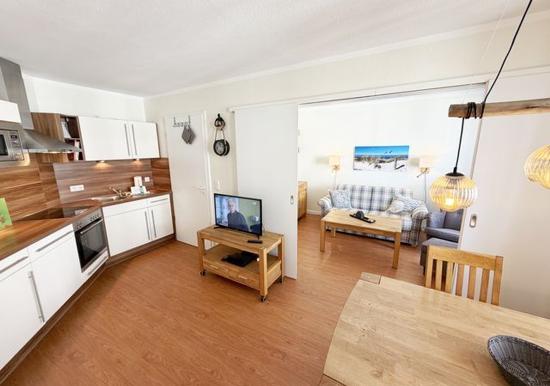 304918