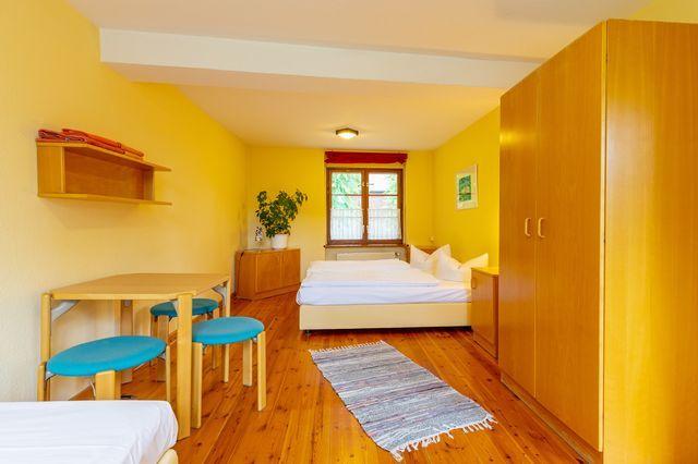 Jugendgästehaus - Dreibettzimmer mit Etagenbad
