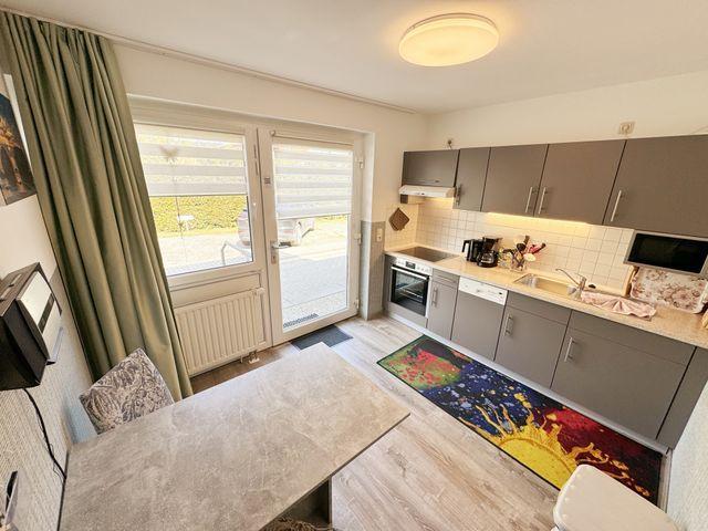MR: Haus Inselperle mit Blick auf den Bodden - Wohnung 02 mit Terrasse und Boddenblick