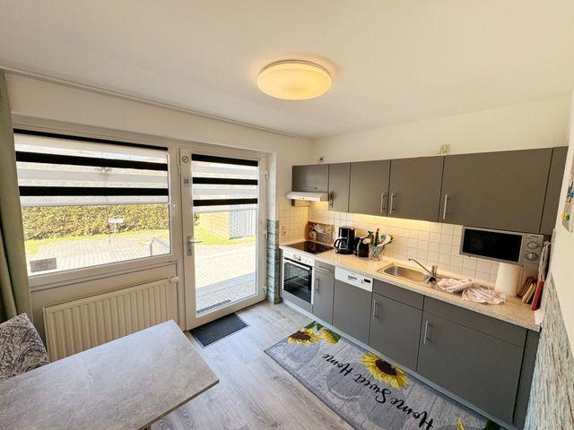 MR: Haus Inselperle mit Blick auf den Bodden - Wohnung 04 mit Terrasse und Boddenblick