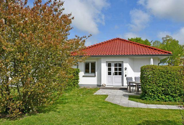 schöne Ferienwohnungen mit Terrasse im Zentrum von Rügen - 2-Raumferienwohnung mit Terrasse "Zweierkoje"